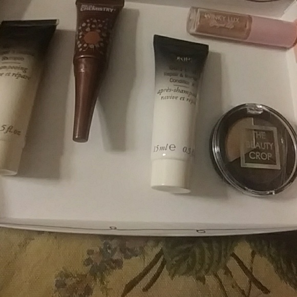 High End Make-up Kit - Picture 2 of 2